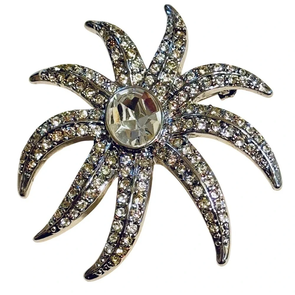 VTG Pin Brooch Star Austrian Crystal rhinestone Silver Jeweled Burst Sparkly‎